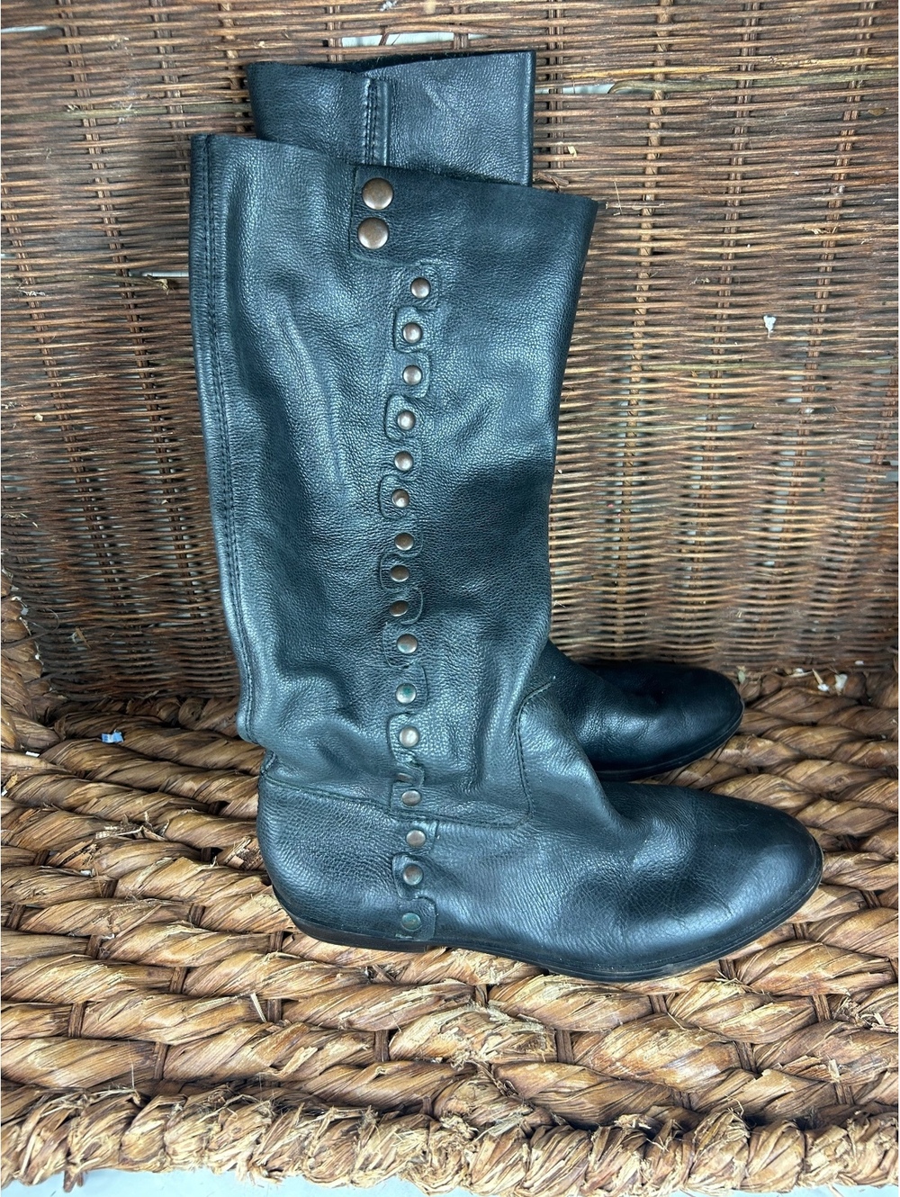 Nine-west vintage Black leather mid-calf boots with side studs